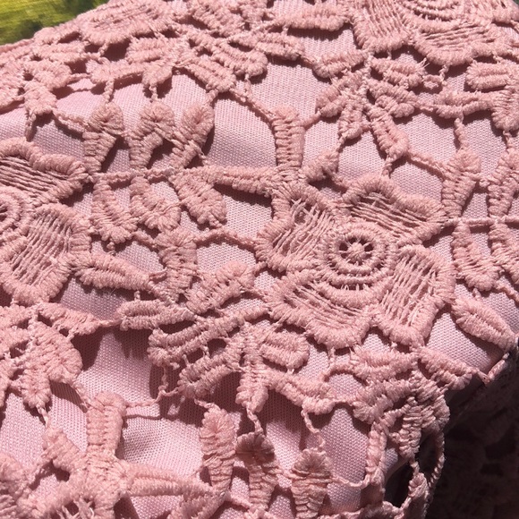 Beautiful crocheted lace top w/ bell sleeves EUC - Picture 2 of 4